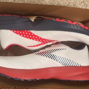 Women’s Brooks Launch 7 4th of July